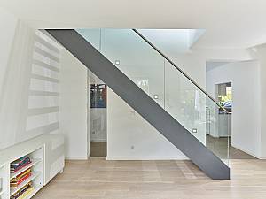 Wandeinbauleuchten als Stufenbeleuchtung. 