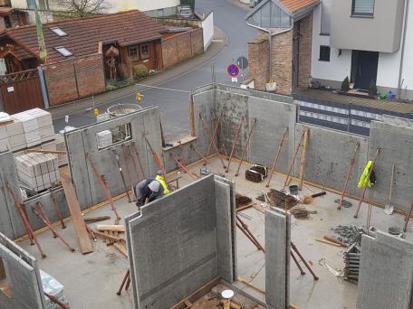 Abbruch und Neubau eines Wohnhauses in altem Ortskern