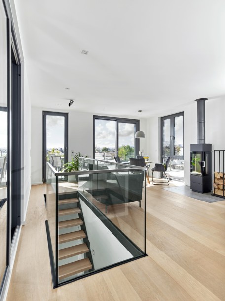 treppe von oben geplant von den Archtiekten Nitschke-Töpfer in Frankfurt